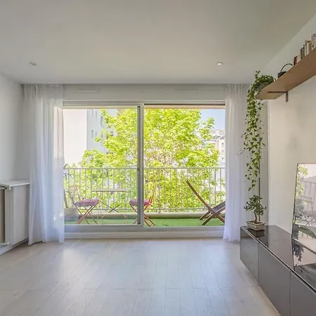 Spacious & Cozy 2-Room With Balcony Puteaux Exterior photo