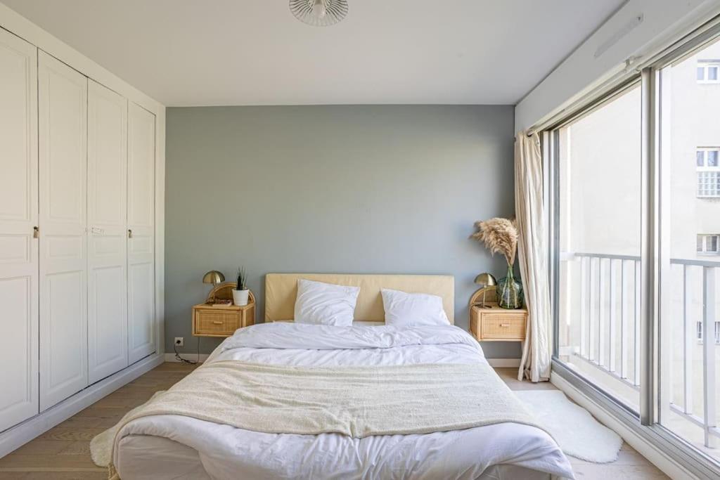 Spacious & Cozy 2-room With Balcony * Puteaux